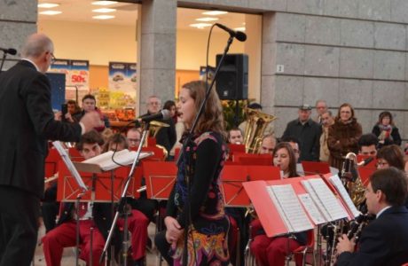 Esibizione itinerante Musici